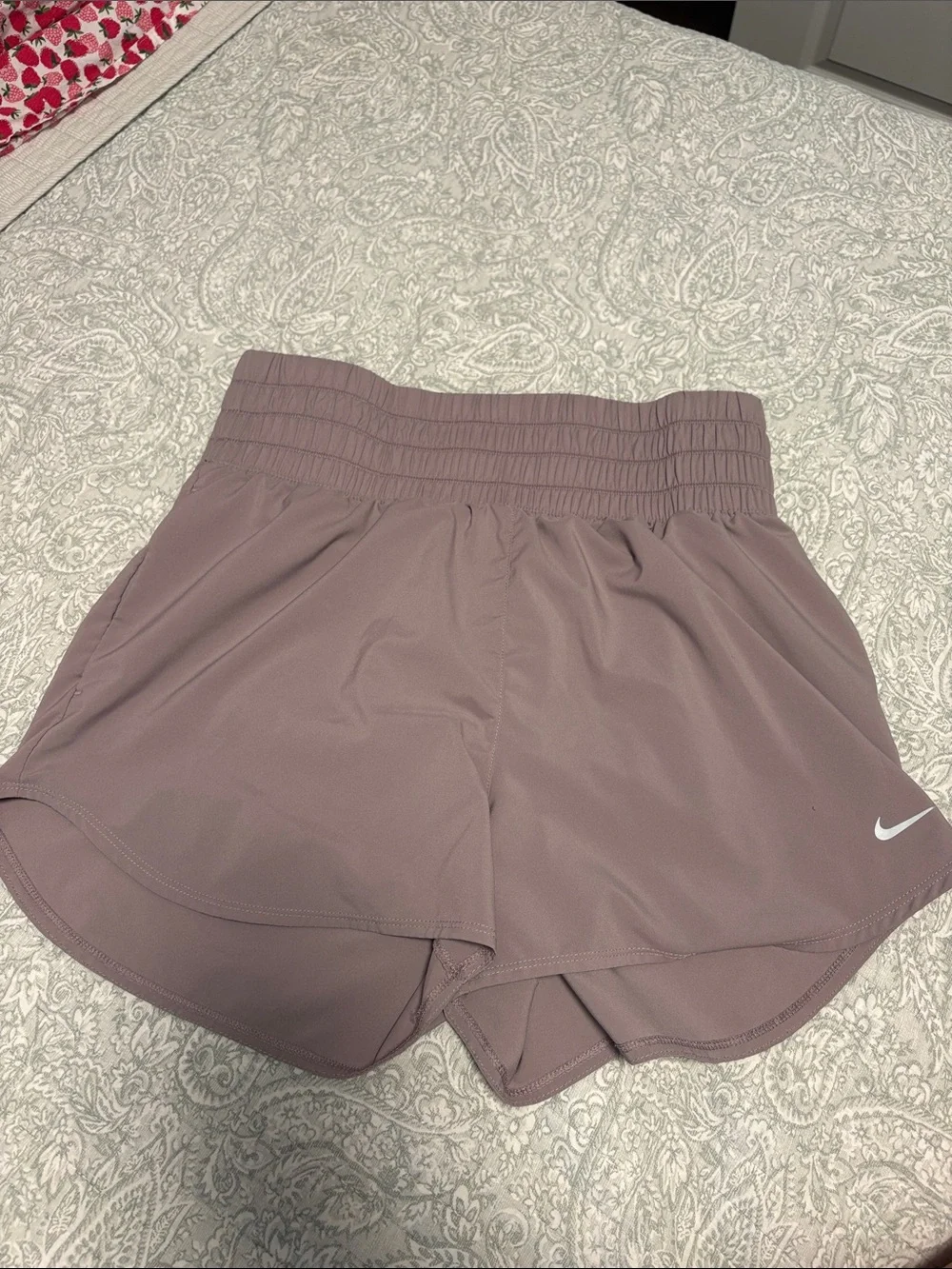 Nike Women's Mauve Elastic-Waist Athletic Shorts
